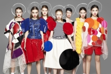 JUNYA WATANABE COMME des GARÇONS © VOGUE TAIWAN　 © LESLIE KEE